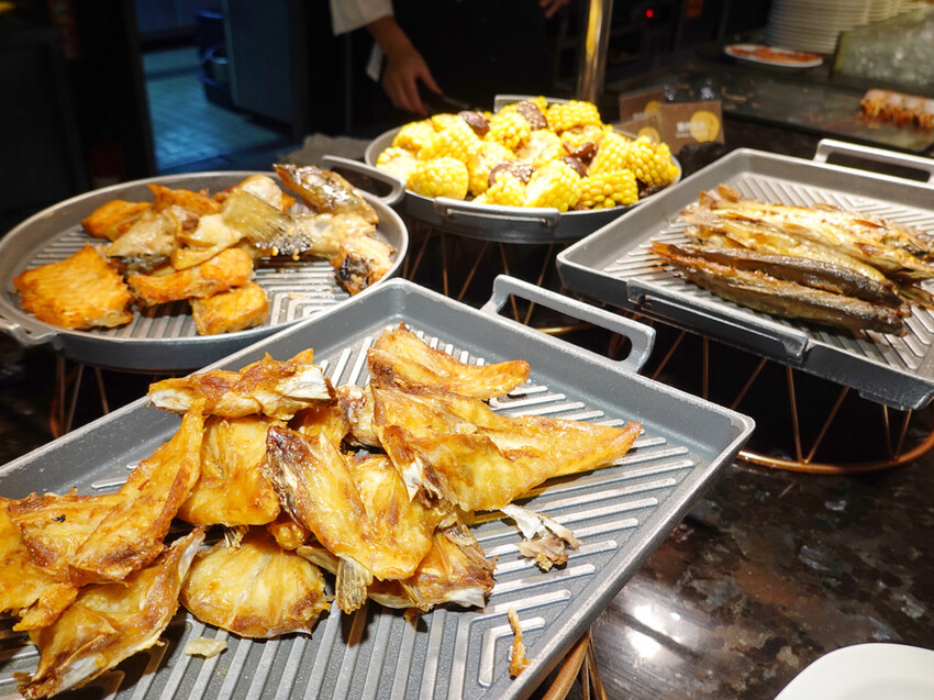 台北中山—豐FOOD海陸百匯|現切牛排、烤鴨三吃 異國美食多