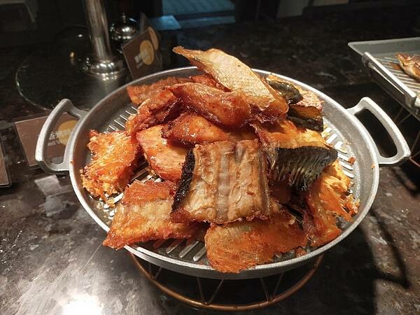 台北豐food海陸百匯~烤鴨港點~泰式料理~滿滿的各式超級豐