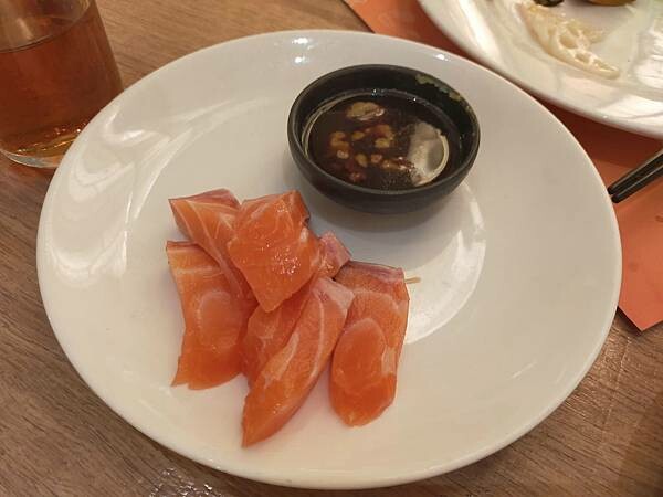 台北豐food海陸百匯~烤鴨港點~泰式料理~滿滿的各式超級豐