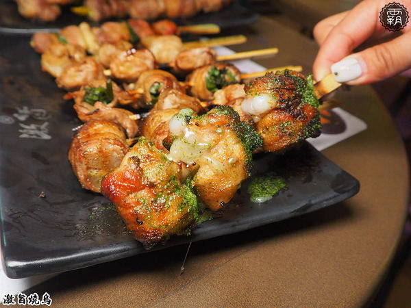 激旨燒鳥二店： 激旨燒鳥逢甲超夯串燒，多了燒肉丼飯，還有整柱SAPPORO可以點~