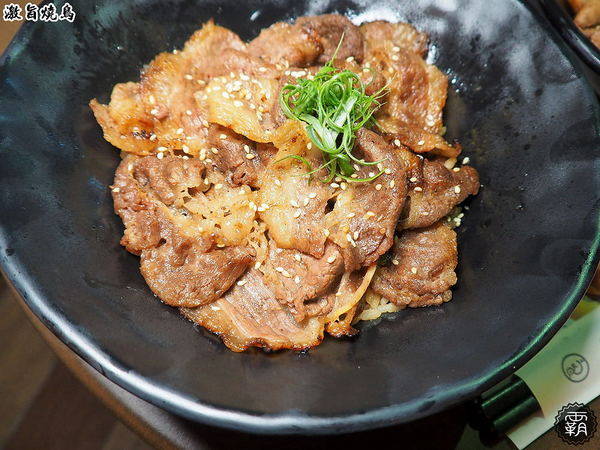 激旨燒鳥二店： 激旨燒鳥逢甲超夯串燒，多了燒肉丼飯，還有整柱SAPPORO可以點~