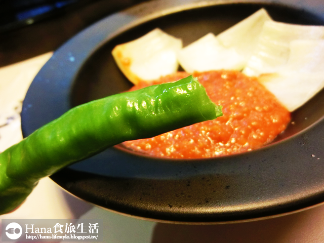 【台北大安】八色烤肉 palsaik | 韓國第一品牌 八種味道五花豬肉 吃到後面有點油膩 生菜、沙拉、泡菜吃到飽 起司炒飯必點