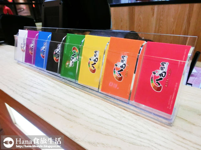 【台北大安】八色烤肉 palsaik | 韓國第一品牌 八種味道五花豬肉 吃到後面有點油膩 生菜、沙拉、泡菜吃到飽 起司炒飯必點