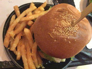 『GARY BEE 69 中壢店』大漢堡份量超驚人滴