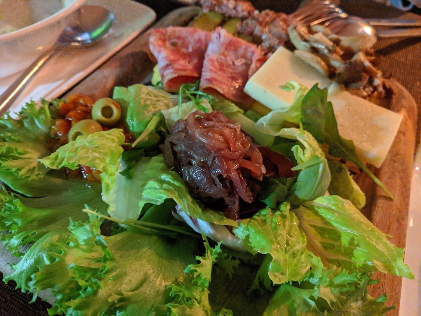 玉米餅佐義式手工香腸與菇 Botega del Vin