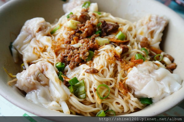 【墾丁海景美食】萬里桐阿嬤麵店,給你最好的海景,異國般的美麗秘境 【墾丁海景美食】萬里桐阿嬤麵店,給你最好的海景,異國般的美麗秘境