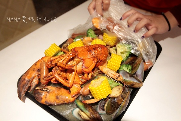 妃黛美式海鮮餐廳:Fidèle妃黛美式海鮮餐廳。冬季限定獨創薑母醬汁手抓Seafood,超狂超霸氣的波士頓龍蝦。