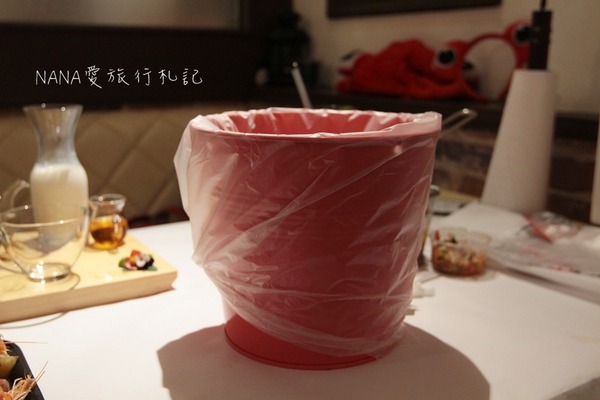 妃黛美式海鮮餐廳:Fidèle妃黛美式海鮮餐廳。冬季限定獨創薑母醬汁手抓Seafood,超狂超霸氣的波士頓龍蝦。