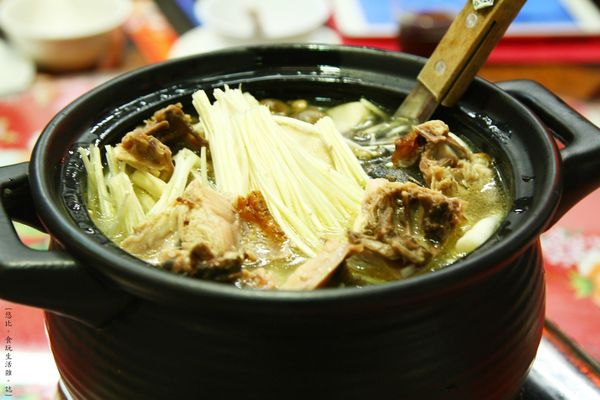 三嘴滷-綜合養生菇雞湯-1.JPG