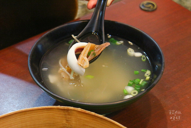 【台中美食】一顆顆飽滿湯汁的蒸餃，拌麵Q彈好嚼勁！平價美味小吃｜蒸餃子