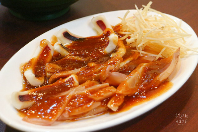 【台中美食】一顆顆飽滿湯汁的蒸餃，拌麵Q彈好嚼勁！平價美味小吃｜蒸餃子