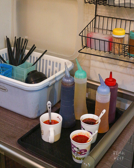 【台中美食】一顆顆飽滿湯汁的蒸餃，拌麵Q彈好嚼勁！平價美味小吃｜蒸餃子