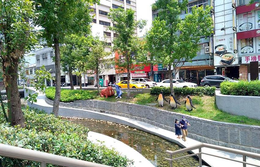 免跑遠，台中也有大片荷花池！清水趙家古厝荷園，福德祠旁荷花池盛開中 - 蘋果話日常