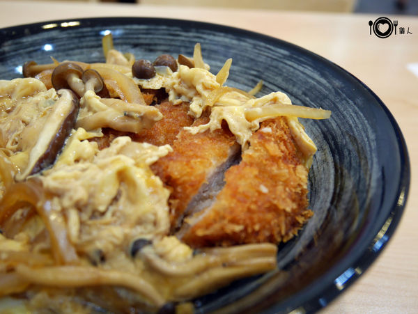 新北．中和 ║ 九八丼飯 ║ 中永和的鄉親們有福了，豬排、咖哩套餐只要98元