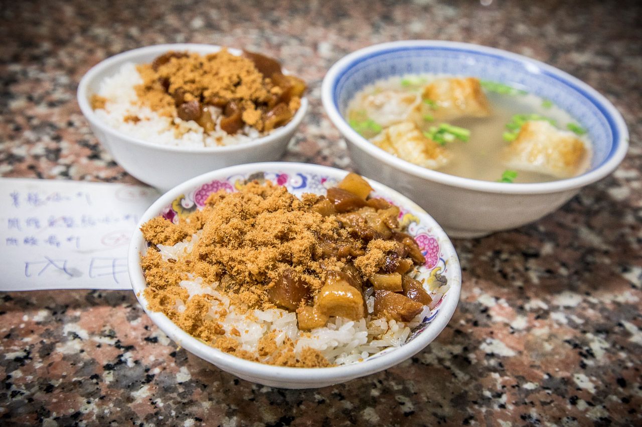 必吃台南排隊美食，無名米糕，巷弄飄香老店秘訣大公開
