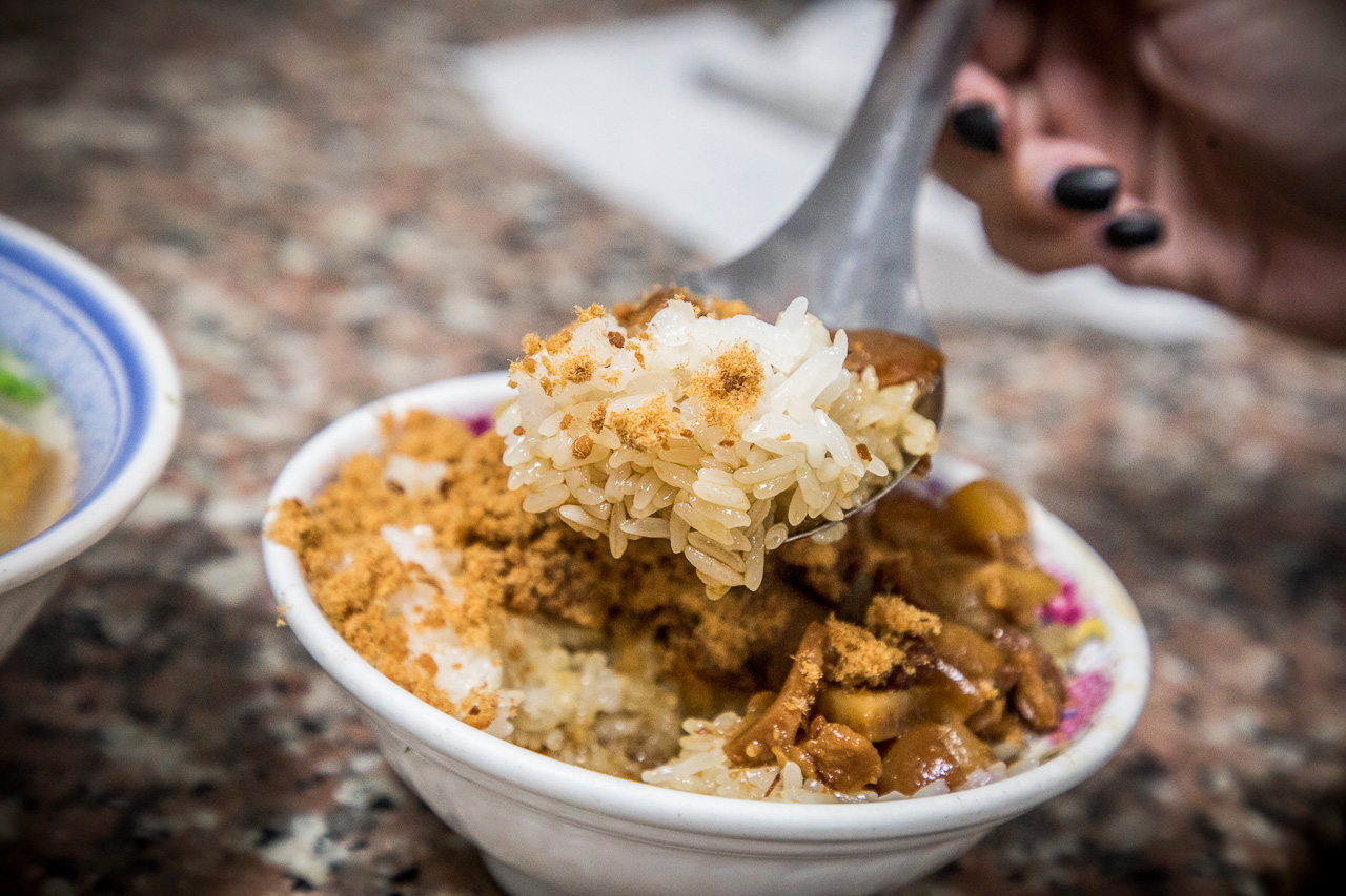 必吃台南排隊美食，無名米糕，巷弄飄香老店秘訣大公開