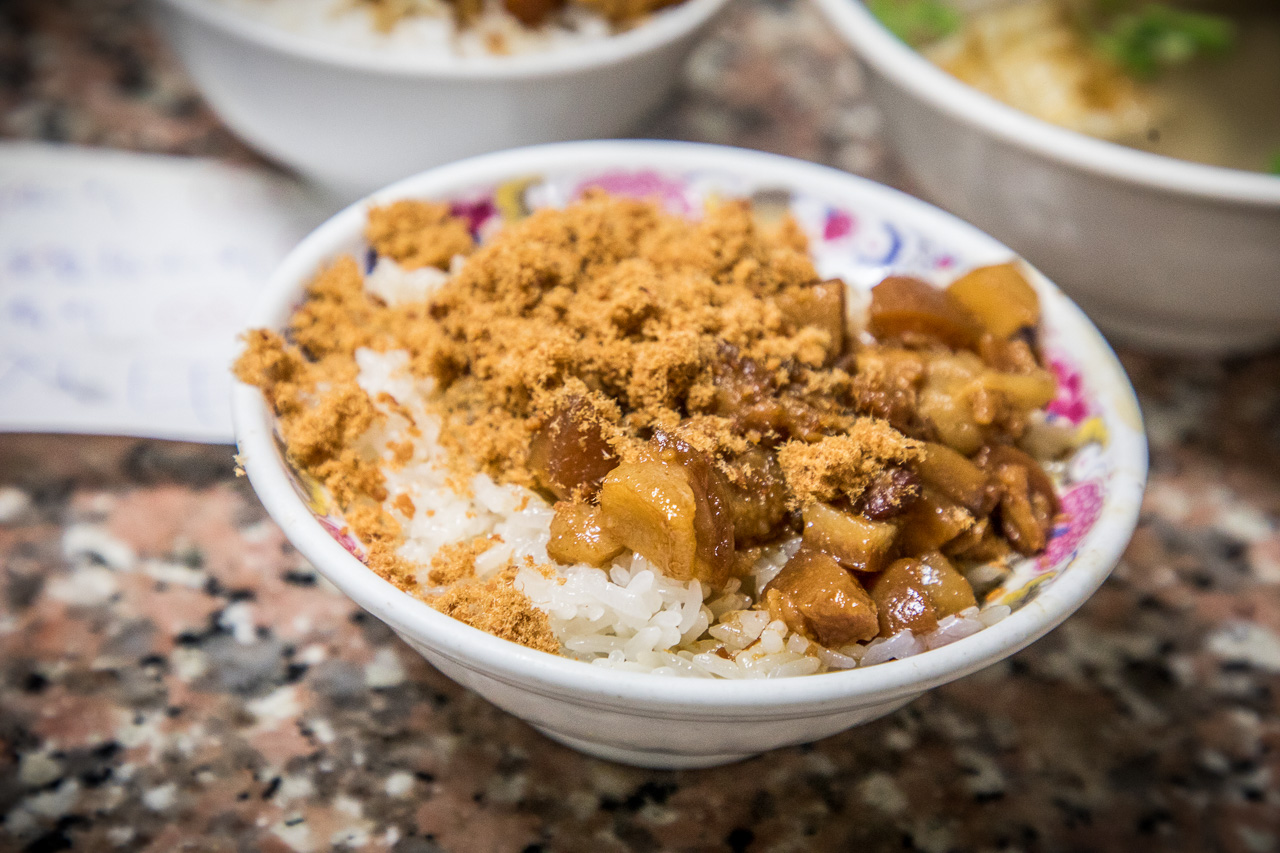 必吃台南排隊美食，無名米糕，巷弄飄香老店秘訣大公開