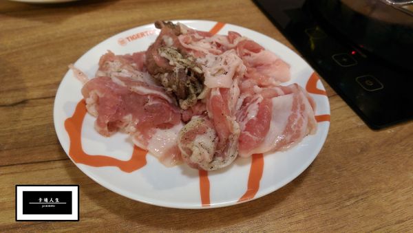 Tigertopoki 泰一格年糕火鍋(漢神巨蛋)：【高雄/食﹡左營】捷運紅線．巨蛋排隊店．Tigertopoki 泰一格年糕火鍋