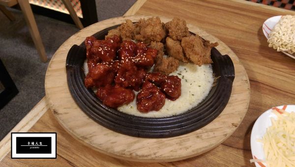 Tigertopoki 泰一格年糕火鍋(漢神巨蛋)：【高雄/食﹡左營】捷運紅線．巨蛋排隊店．Tigertopoki 泰一格年糕火鍋