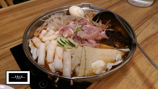 Tigertopoki 泰一格年糕火鍋(漢神巨蛋)：【高雄/食﹡左營】捷運紅線．巨蛋排隊店．Tigertopoki 泰一格年糕火鍋