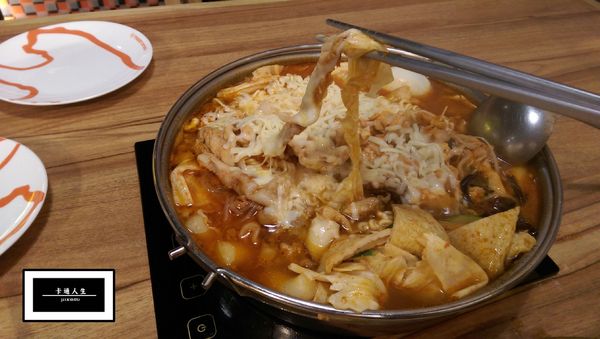 Tigertopoki 泰一格年糕火鍋(漢神巨蛋)：【高雄/食﹡左營】捷運紅線．巨蛋排隊店．Tigertopoki 泰一格年糕火鍋