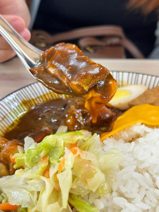 [台中西屯]東大粗飯｜份量超足竟然只需100元內｜東海大學男生餐廳平價美食推薦｜愛吃辣的必點麻婆豆腐飯｜內附完整菜單 - 萍姐愛分享