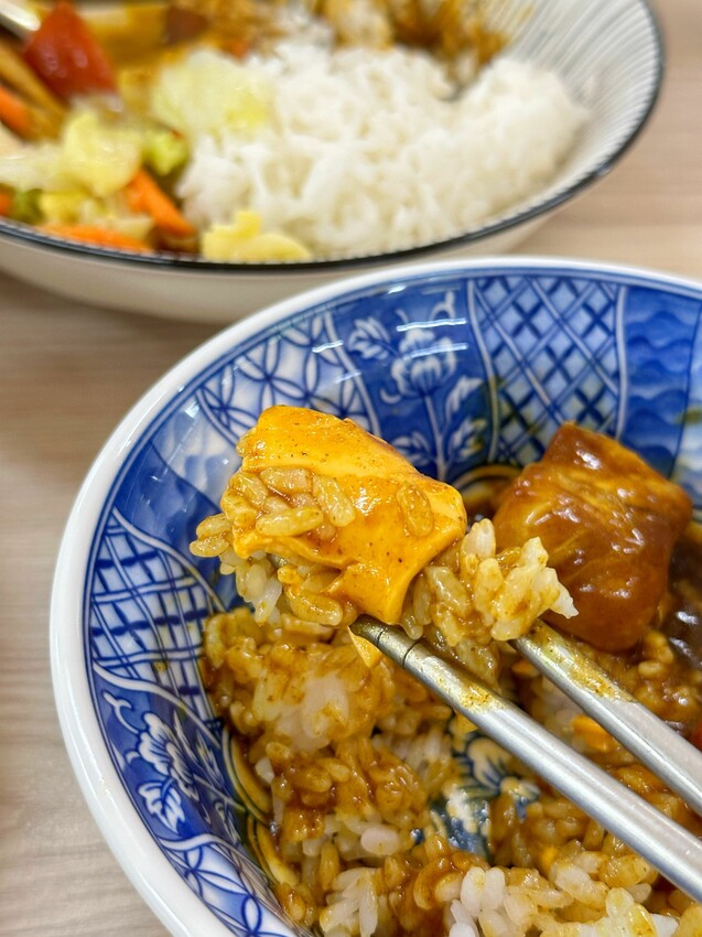 [台中西屯]東大粗飯｜份量超足竟然只需100元內｜東海大學男生餐廳平價美食推薦｜愛吃辣的必點麻婆豆腐飯｜內附完整菜單 - 萍姐愛分享