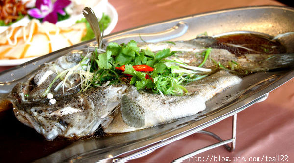 【台中‧美食】東海IBA餐廳年菜特色，26道葷素大菜自己組，不用十全十美，小家庭六六大順夠吃就好。