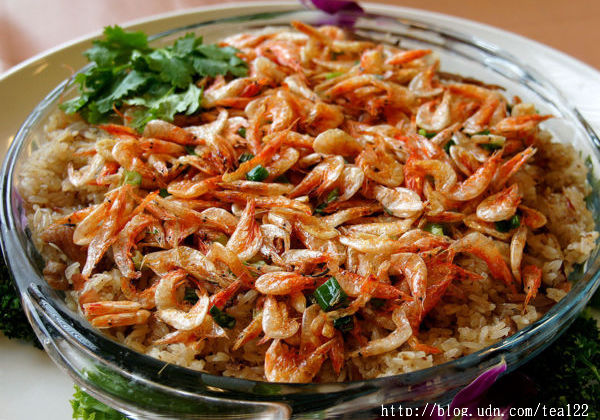 【台中‧美食】東海IBA餐廳年菜特色，26道葷素大菜自己組，不用十全十美，小家庭六六大順夠吃就好。