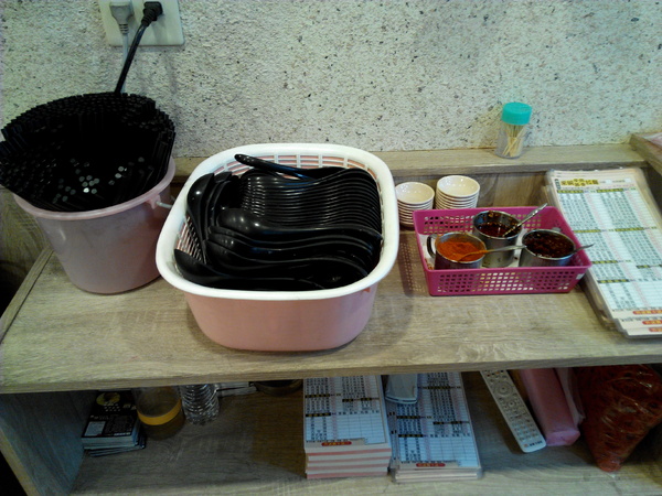 來碗拉麵(麻豆店)：【麻豆區】來碗拉麵。平價拉麵加麵不加價