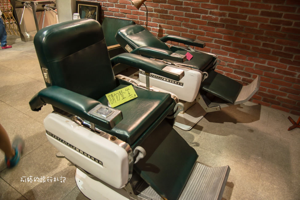 ｜高雄‧岡山｜航空教育展示館，亞洲首座懸吊國寶級戰機展示館，41架軍戰機等著你 - 阿婷的旅行札記。