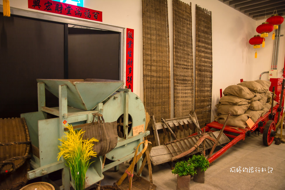 ｜高雄‧岡山｜航空教育展示館，亞洲首座懸吊國寶級戰機展示館，41架軍戰機等著你 - 阿婷的旅行札記。