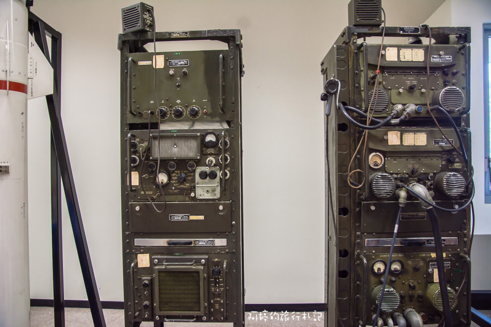 ｜高雄‧岡山｜航空教育展示館，亞洲首座懸吊國寶級戰機展示館，41架軍戰機等著你 - 阿婷的旅行札記。