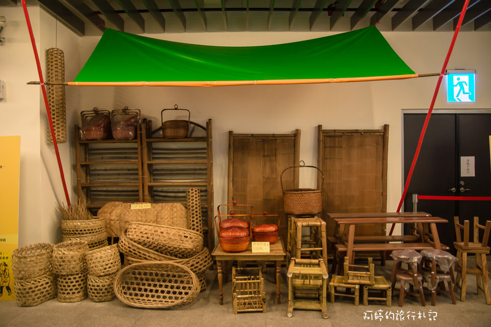 ｜高雄‧岡山｜航空教育展示館，亞洲首座懸吊國寶級戰機展示館，41架軍戰機等著你 - 阿婷的旅行札記。