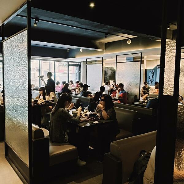 桃園檸檬草美食茶房~於桃園火車站周邊的咖啡簡餐店~有wifi