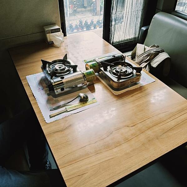 桃園檸檬草美食茶房~於桃園火車站周邊的咖啡簡餐店~有wifi