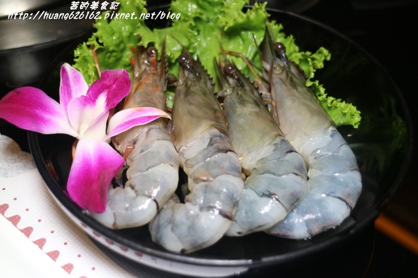 南寧饌精緻麻辣火鍋：【台北中山區】火鍋 熱炒 串燒 一應俱全『南寧饌精緻麻辣火鍋』中山區/吉林路/麻辣鍋宵夜好去處