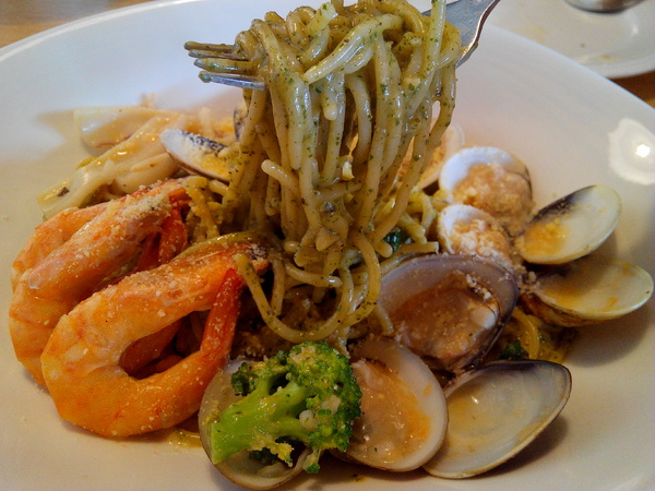 51街日式炸豬排和洋料理：【安南區】５１街日式炸豬排和洋料理。喀滋喀滋超厚實炸里肌豬排吃起來好過癮