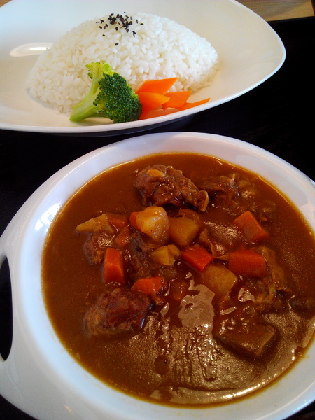 51街日式炸豬排和洋料理：【安南區】５１街日式炸豬排和洋料理。喀滋喀滋超厚實炸里肌豬排吃起來好過癮