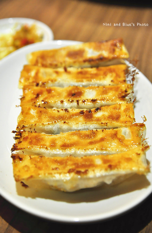 公益路麵店豪煮藝水餃牛肉麵17