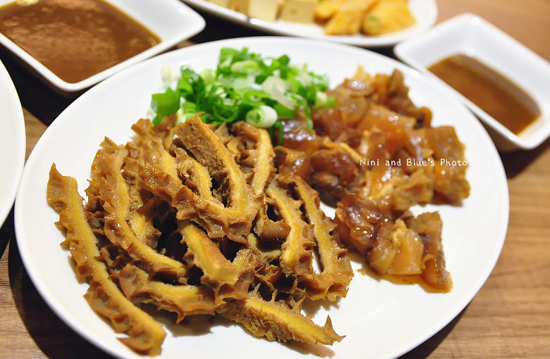 公益路麵店豪煮藝水餃牛肉麵23