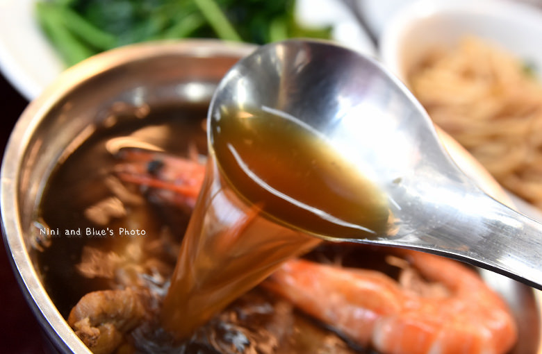 逢甲小吃天補藥膳鮮蝦排骨白木耳湯28 逢甲小吃天補藥膳鮮蝦排骨白木耳湯28