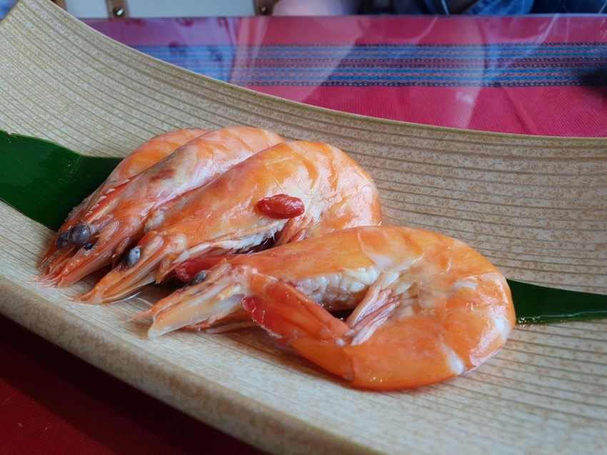 【花蓮.新城】慕名無菜單原住民料理。一人$650套餐超彭湃+自釀小米酒。寵物友善餐廳