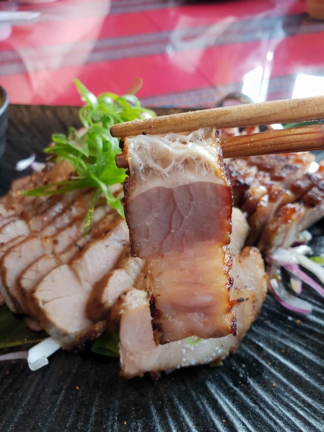 【花蓮.新城】慕名無菜單原住民料理。一人$650套餐超彭湃+自釀小米酒。寵物友善餐廳