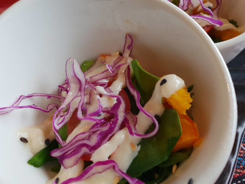 【花蓮.新城】慕名無菜單原住民料理。一人$650套餐超彭湃+自釀小米酒。寵物友善餐廳