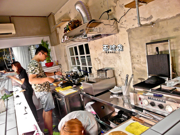 五號倉:台南 中西區.義式三明治專賣店 五號倉sandwich 五號倉:台南 中西區.義式三明治專賣店 五號倉sandwich