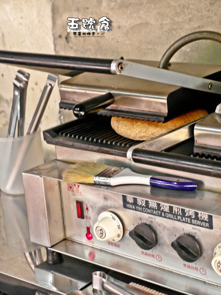 五號倉:台南 中西區.義式三明治專賣店 五號倉sandwich 五號倉:台南 中西區.義式三明治專賣店 五號倉sandwich