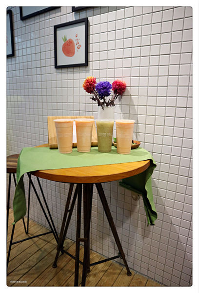 小角落 ~ 隱藏版夏末的櫻花 西瓜抹茶牛奶✖️招牌木瓜牛奶❤️景美夜市旁/近世新大學 - 捷運景美站