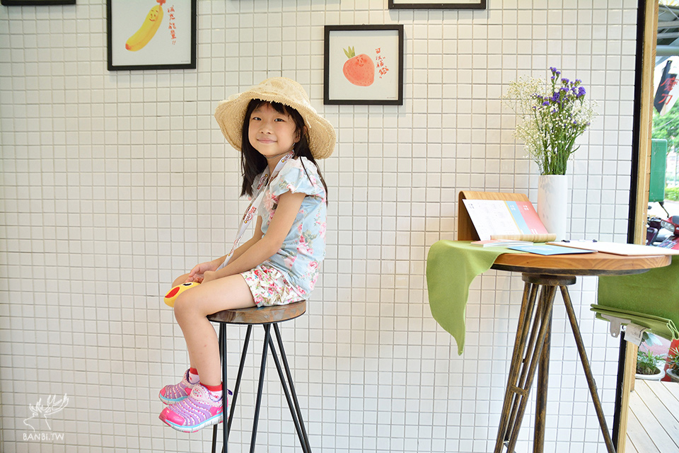 小角落木瓜牛奶-可愛果汁店的紫米牛奶與芒果西瓜特調-新店線景美站美食 TAI_4339