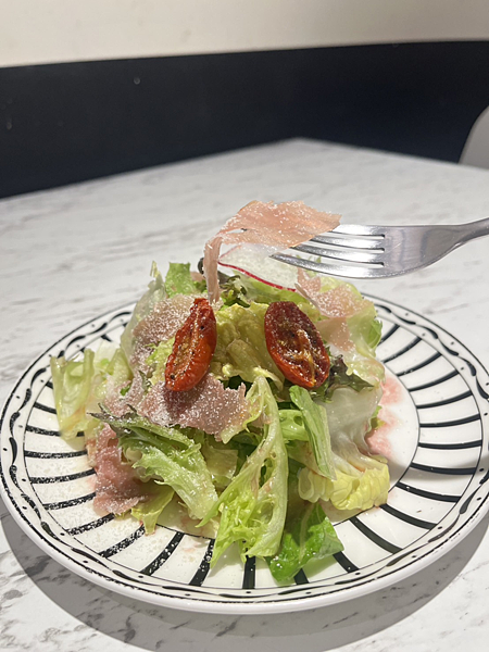 【台北美食】整間店都能看到豬|浮誇的一整隻雞|國父紀念館站美